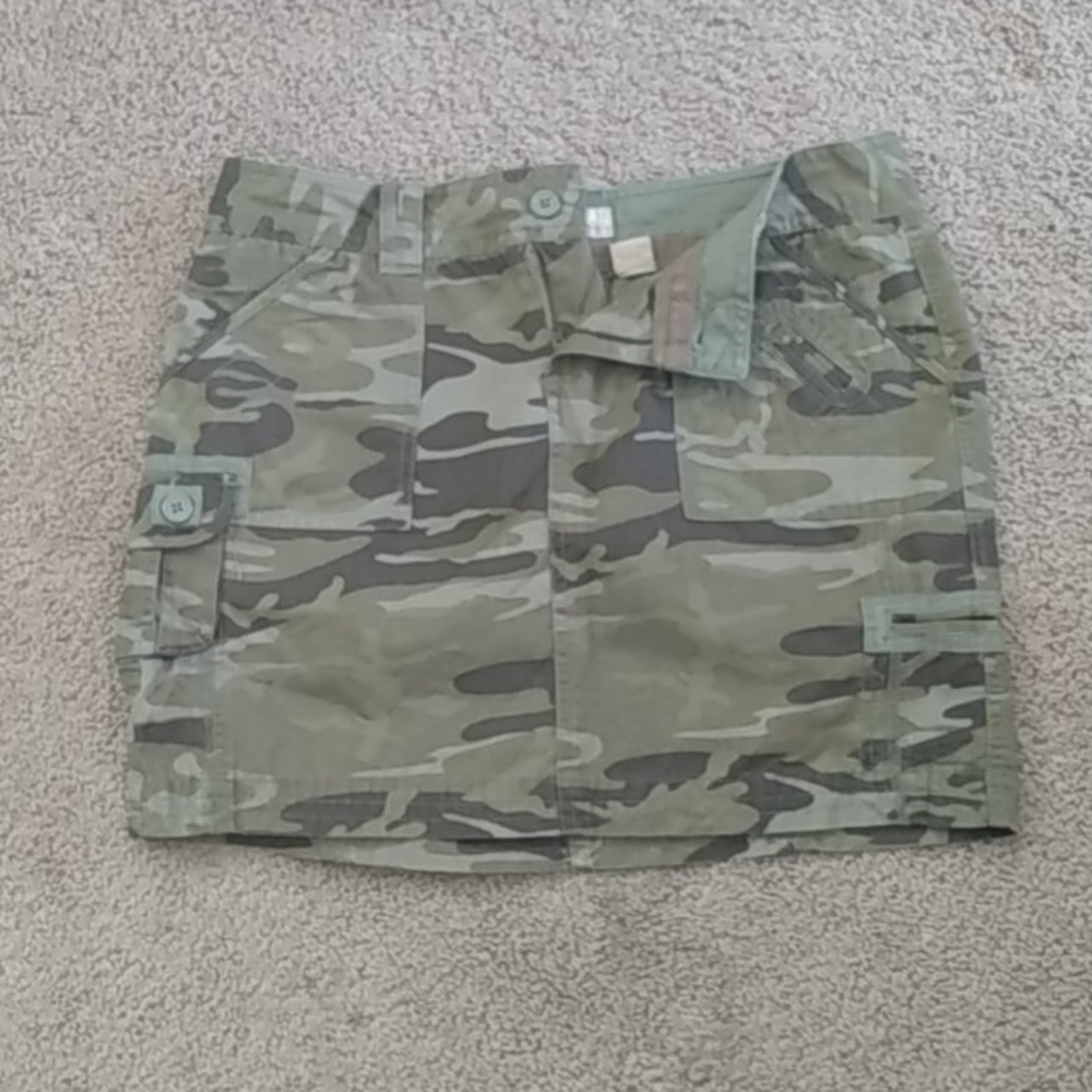 Camouflage mini skirt